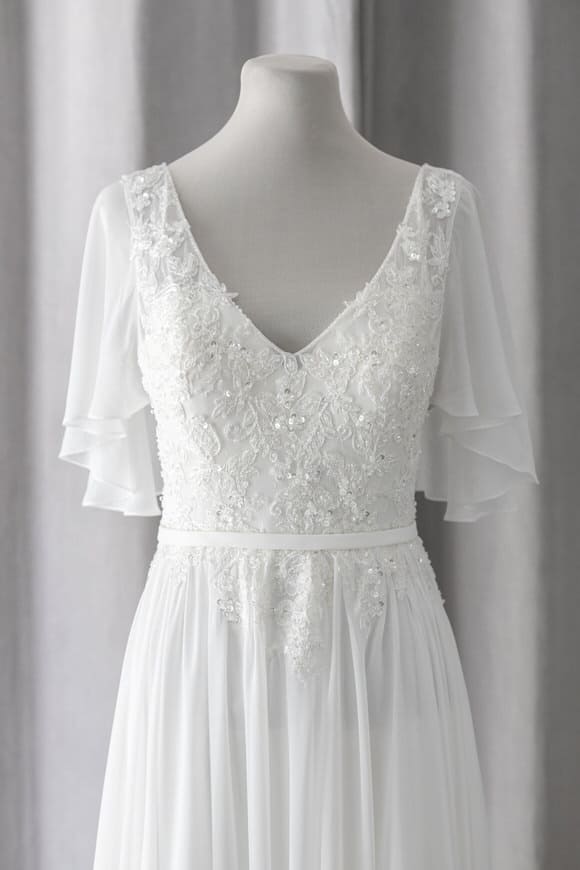 Ivory & White Bridal lace chiffon flutter sleeves a-line wedding dress