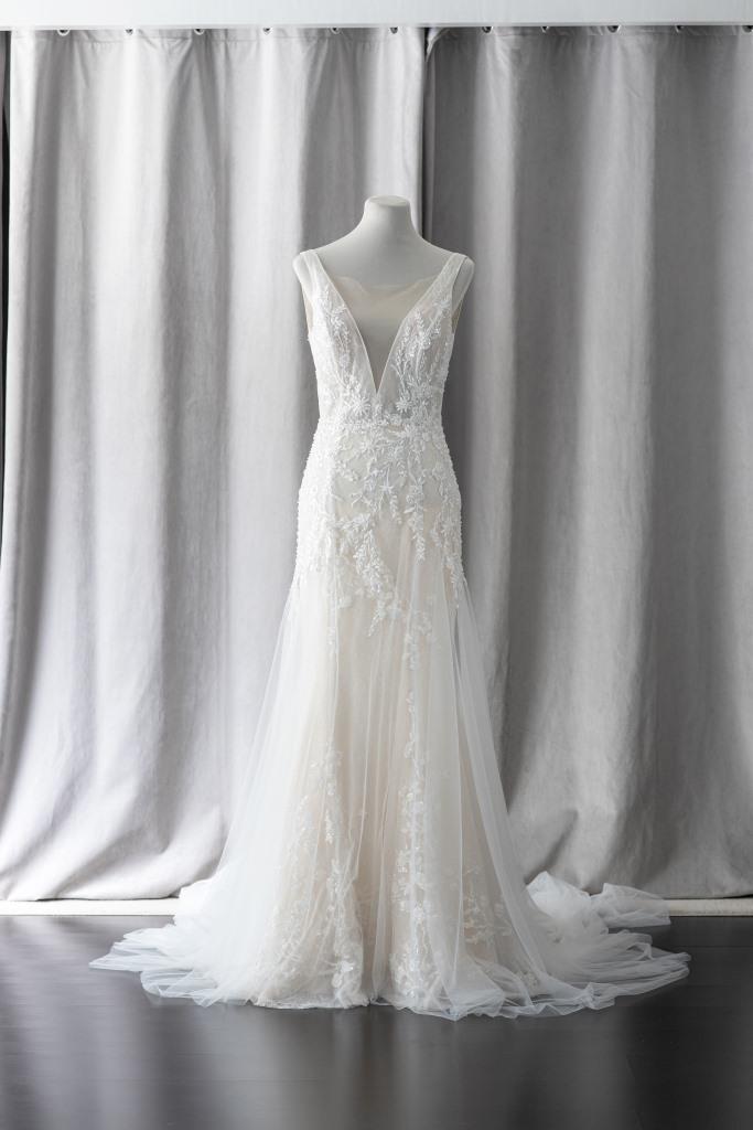 Ivory & White Bridal scoop neck lace a-line wedding dress