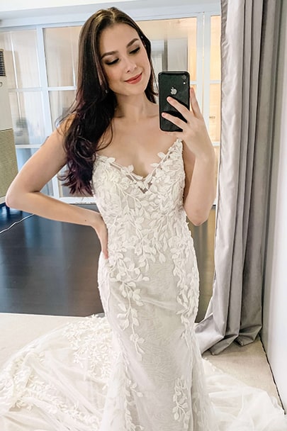 Ivory & White Bridal spaghetti straps v-neck lace mermaid wedding dress