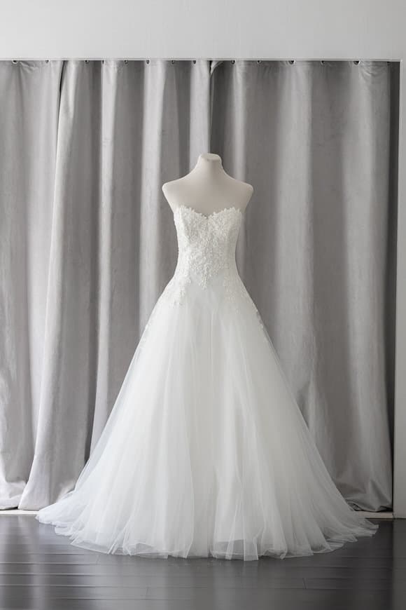 Ivory & White Bridal strapless sweetheart neckline lace ballgown wedding 
