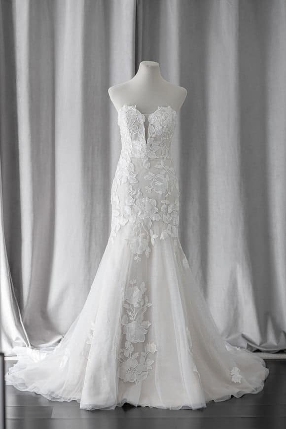 Ivory & White Bridal strapless sweetheart neckline lace wedding dress