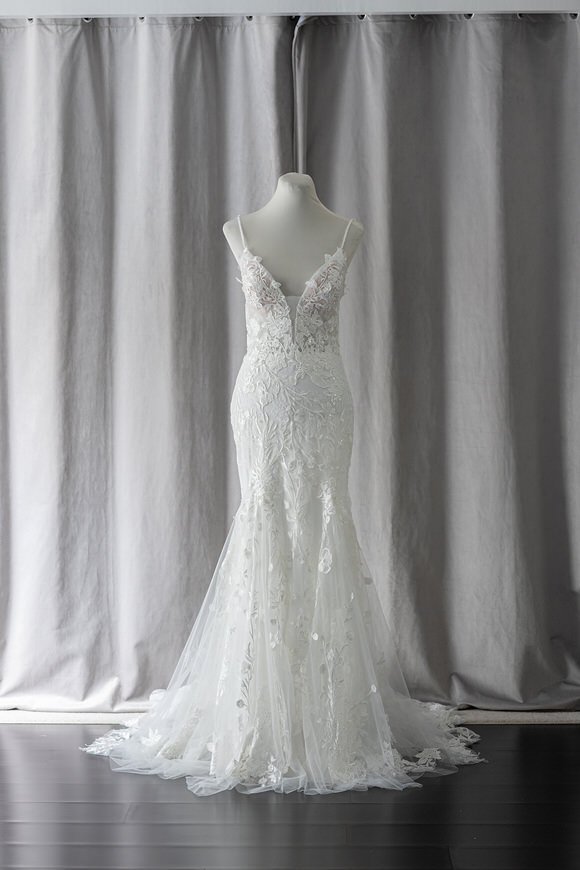 Ivory & White Bridal rtw spaghetti straps mermaid lace wedding gown