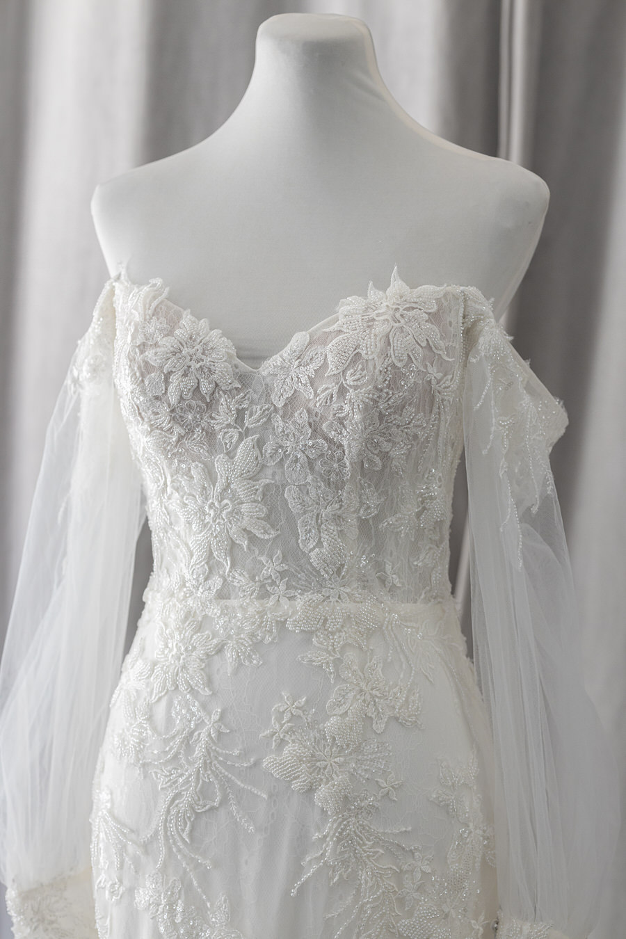 off shoulder long sleeves lace rtw wedding dress