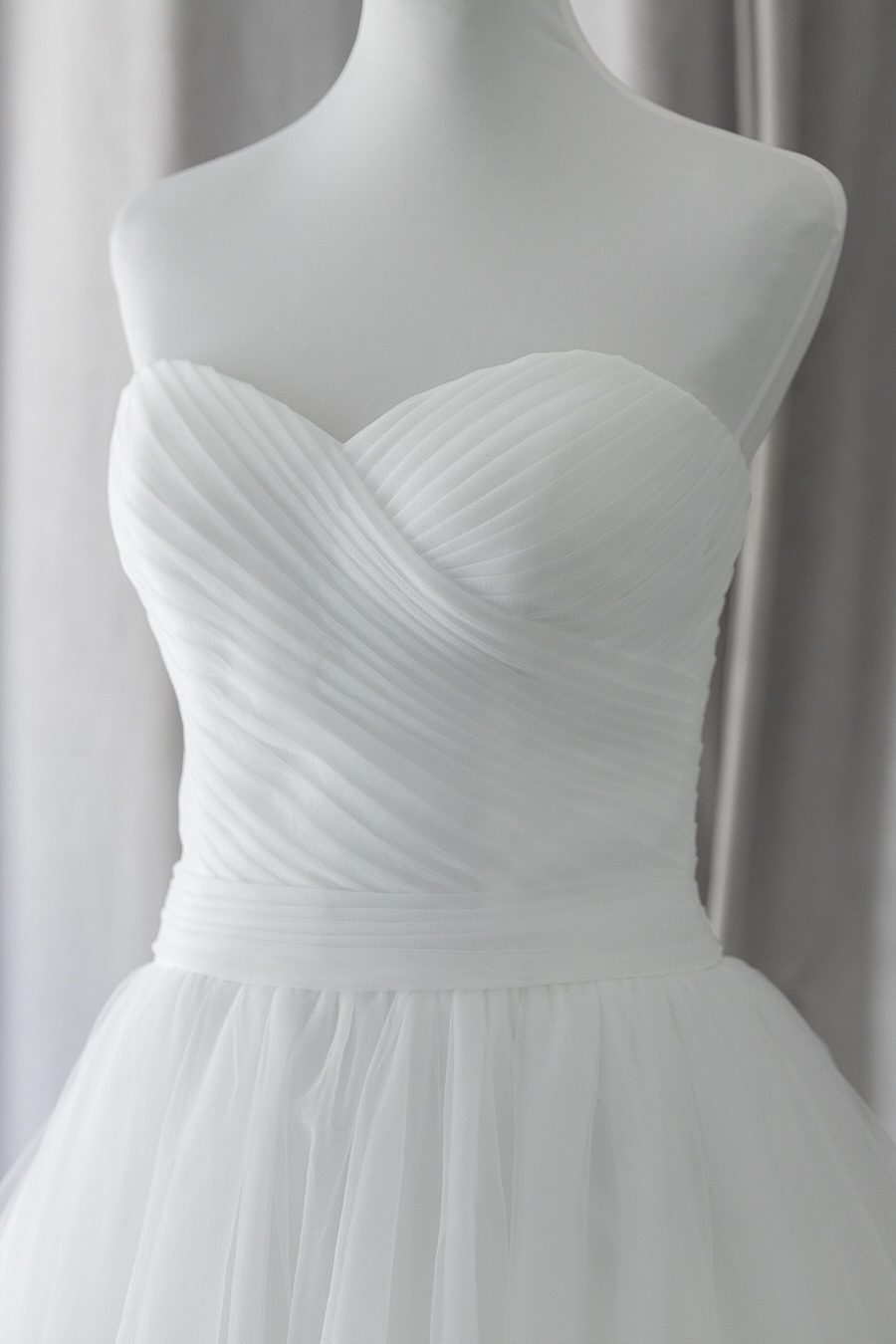 pleated sweetheart neckline