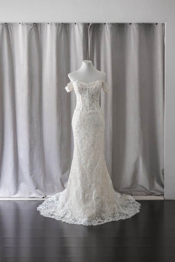 rtw off shoulder sweetheart neckline lace mermaid wedding gown