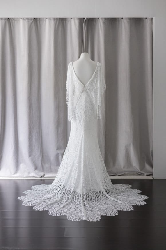 rtw lace statement train wedding gown manila
