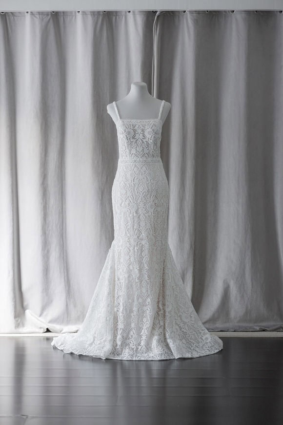 lace mermaid straight neckline rtw wedding gown