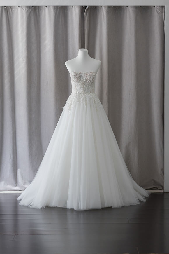 strapless straight neckline lace tulle a-line rtw wedding gown manila pahilippines