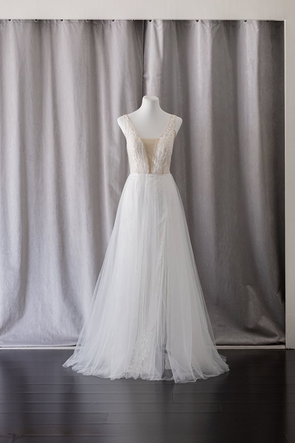 tulle a-line slit a-line wedding dress