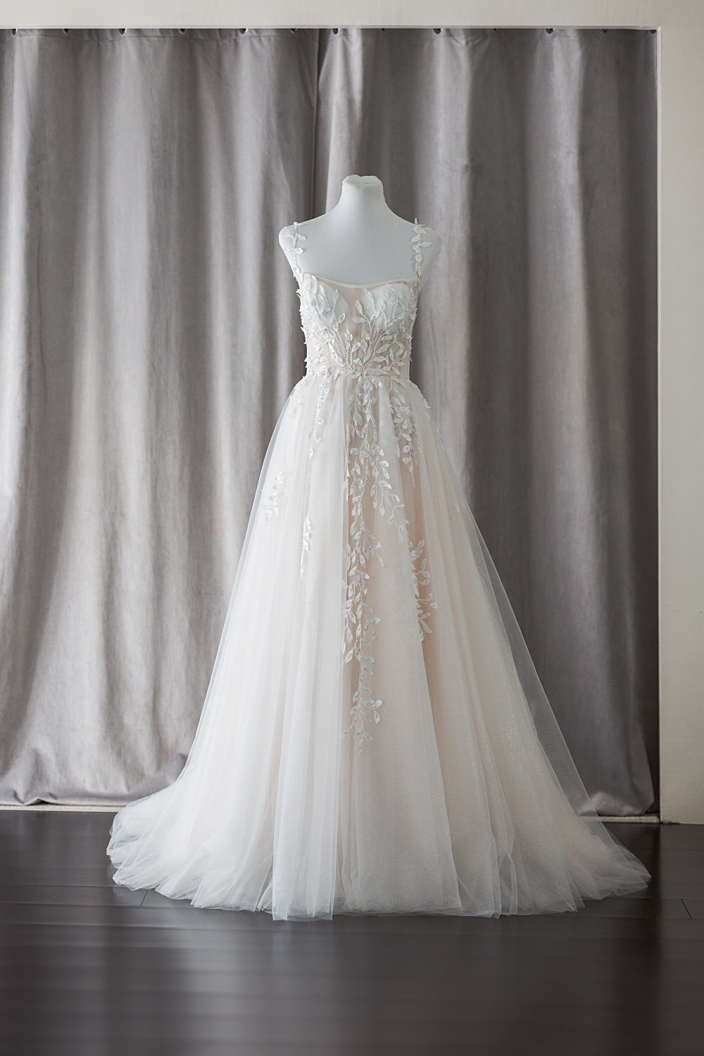scoop neckline, lace, tulle a-line wedding dress rtw gown manila