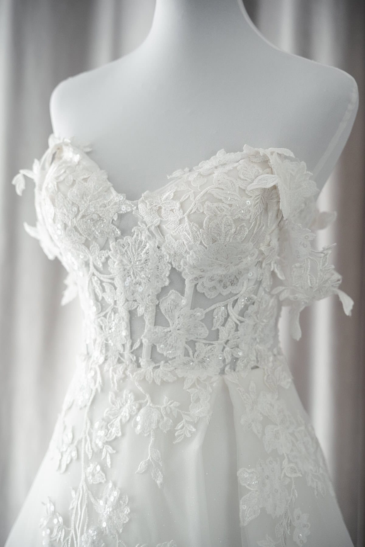 plung neckline lace ballgown rtw wedding gown manila