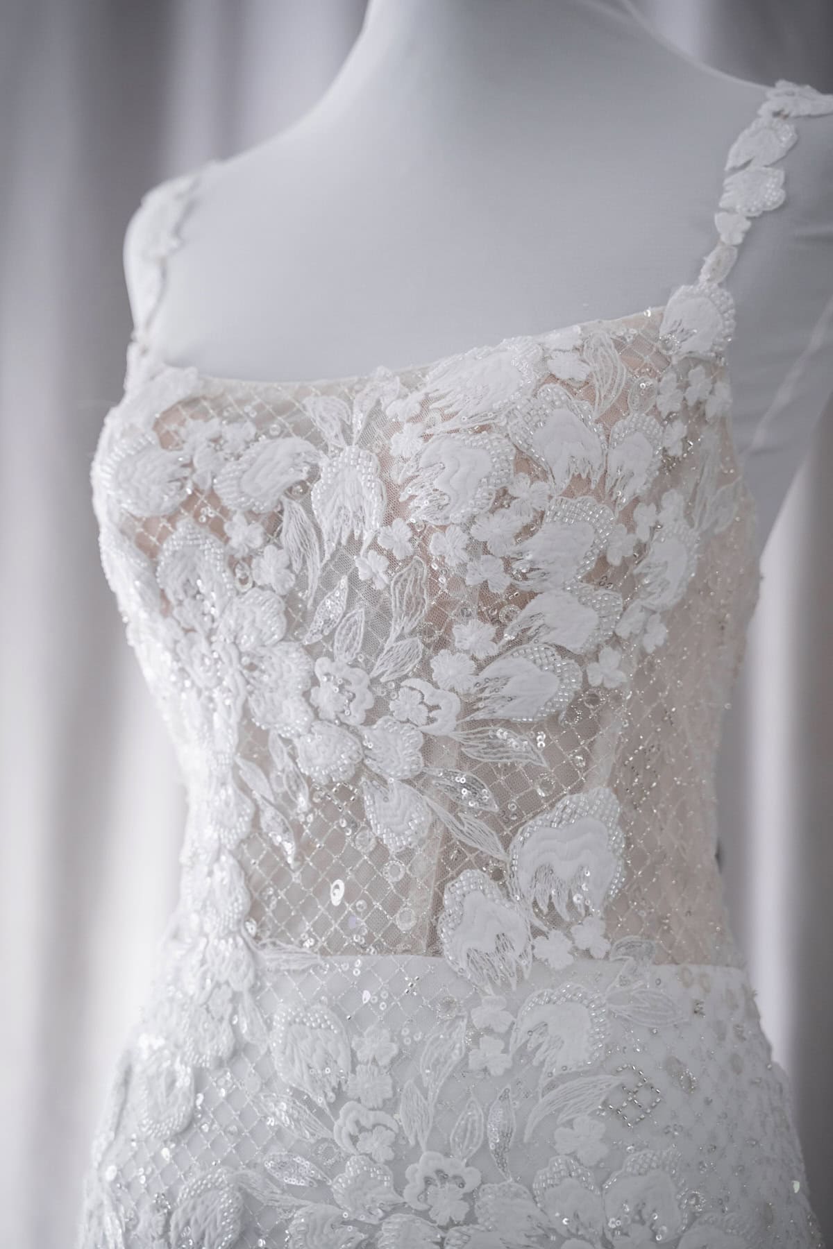 plung neckline lace ballgown rtw wedding gown manila