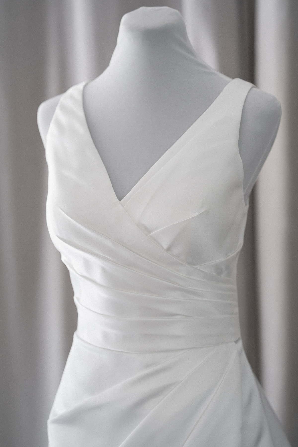 plung neckline lace ballgown rtw wedding gown manila