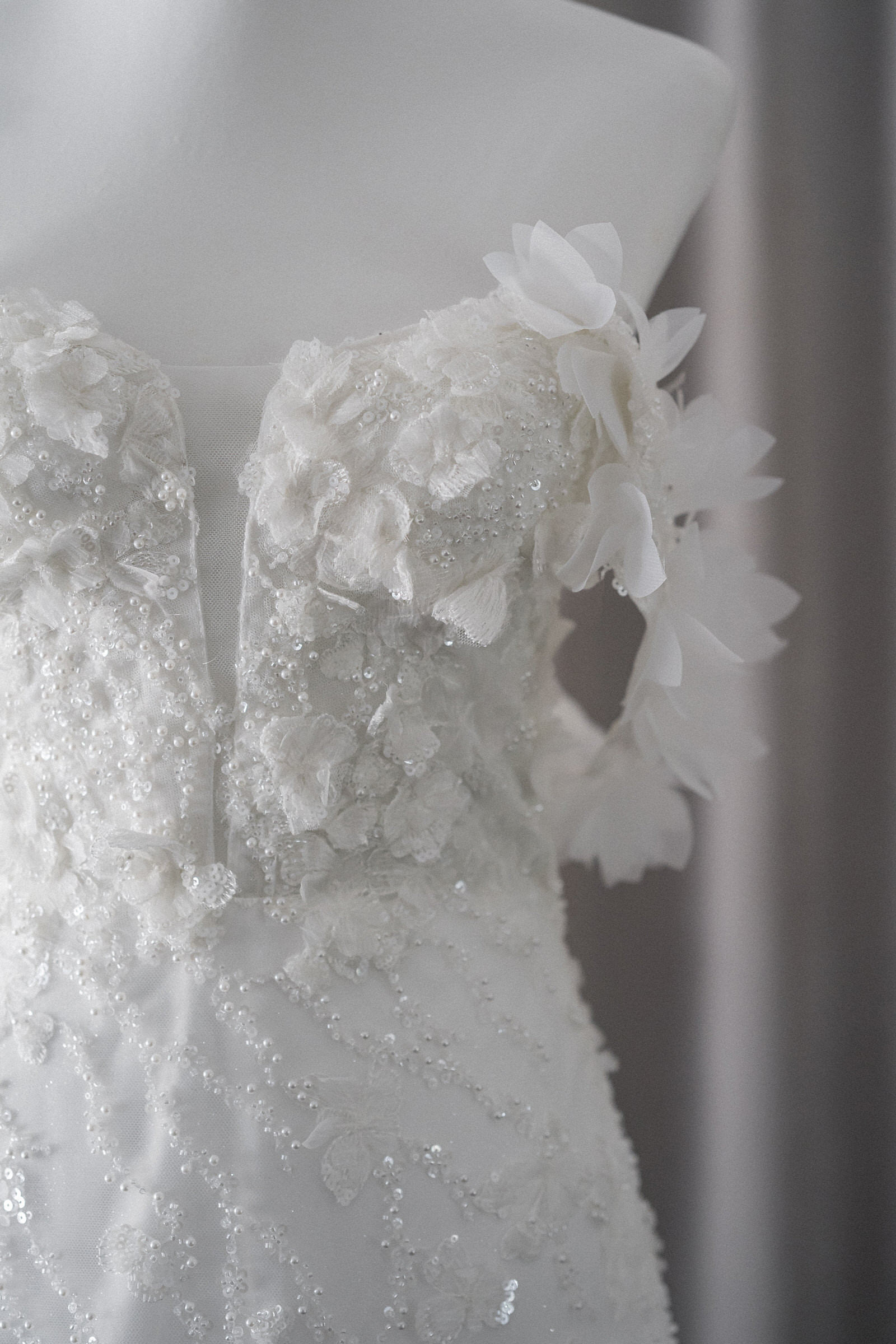 plung neckline lace ballgown rtw wedding gown manila