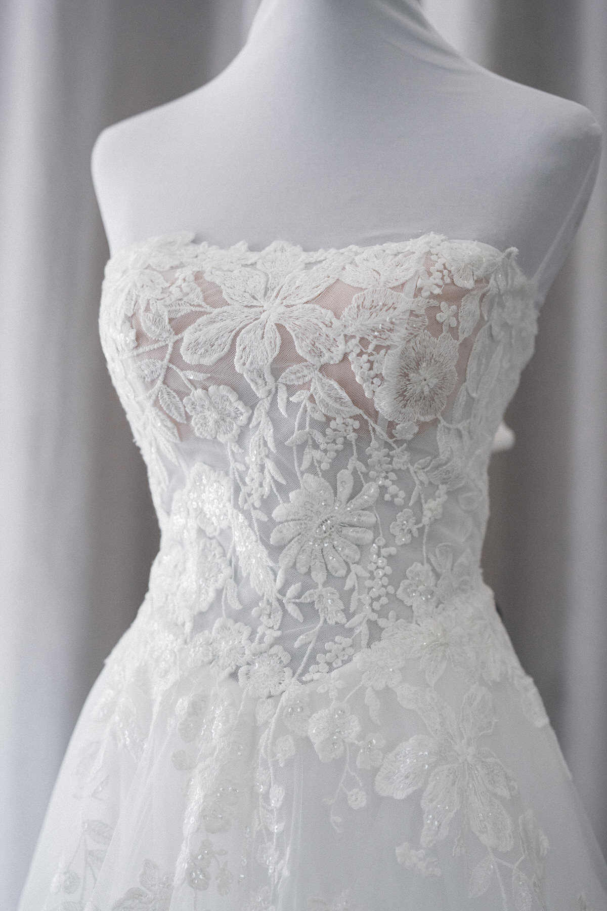 plung neckline lace ballgown rtw wedding gown manila