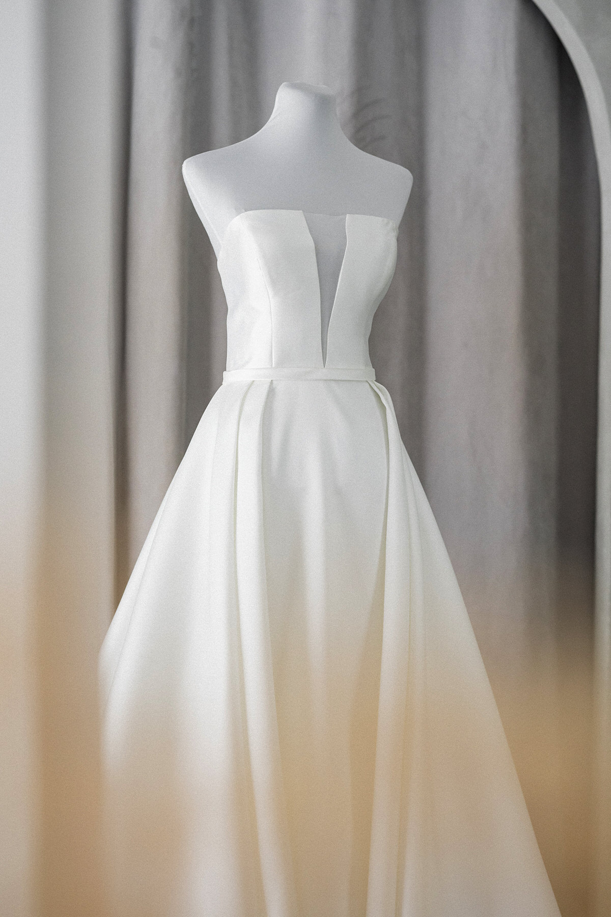 plung neckline lace ballgown rtw wedding gown manila