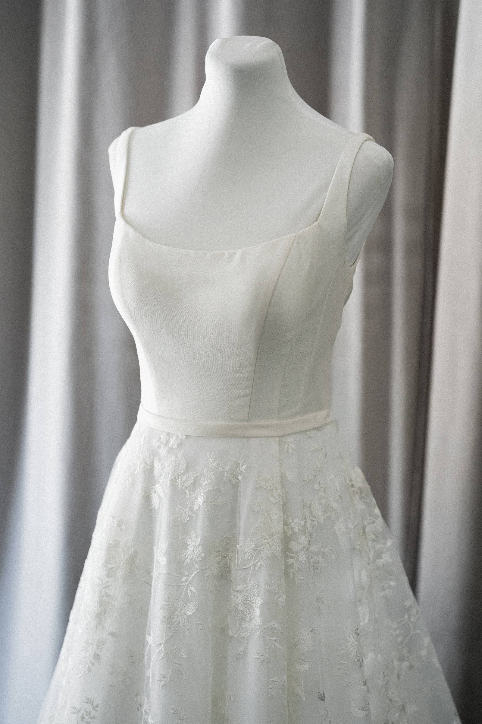 plung neckline lace ballgown rtw wedding gown manila
