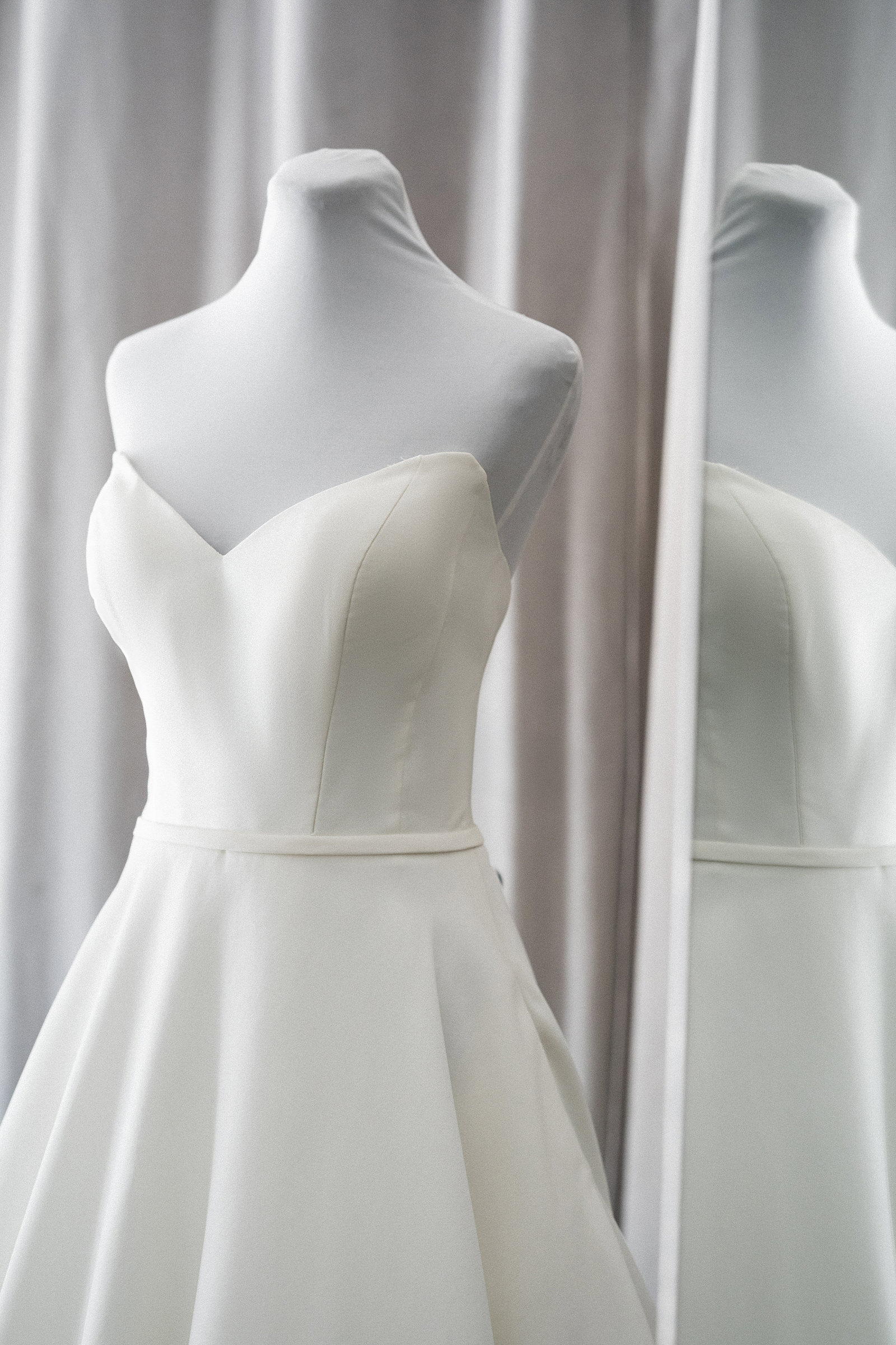 plung neckline lace ballgown rtw wedding gown manila