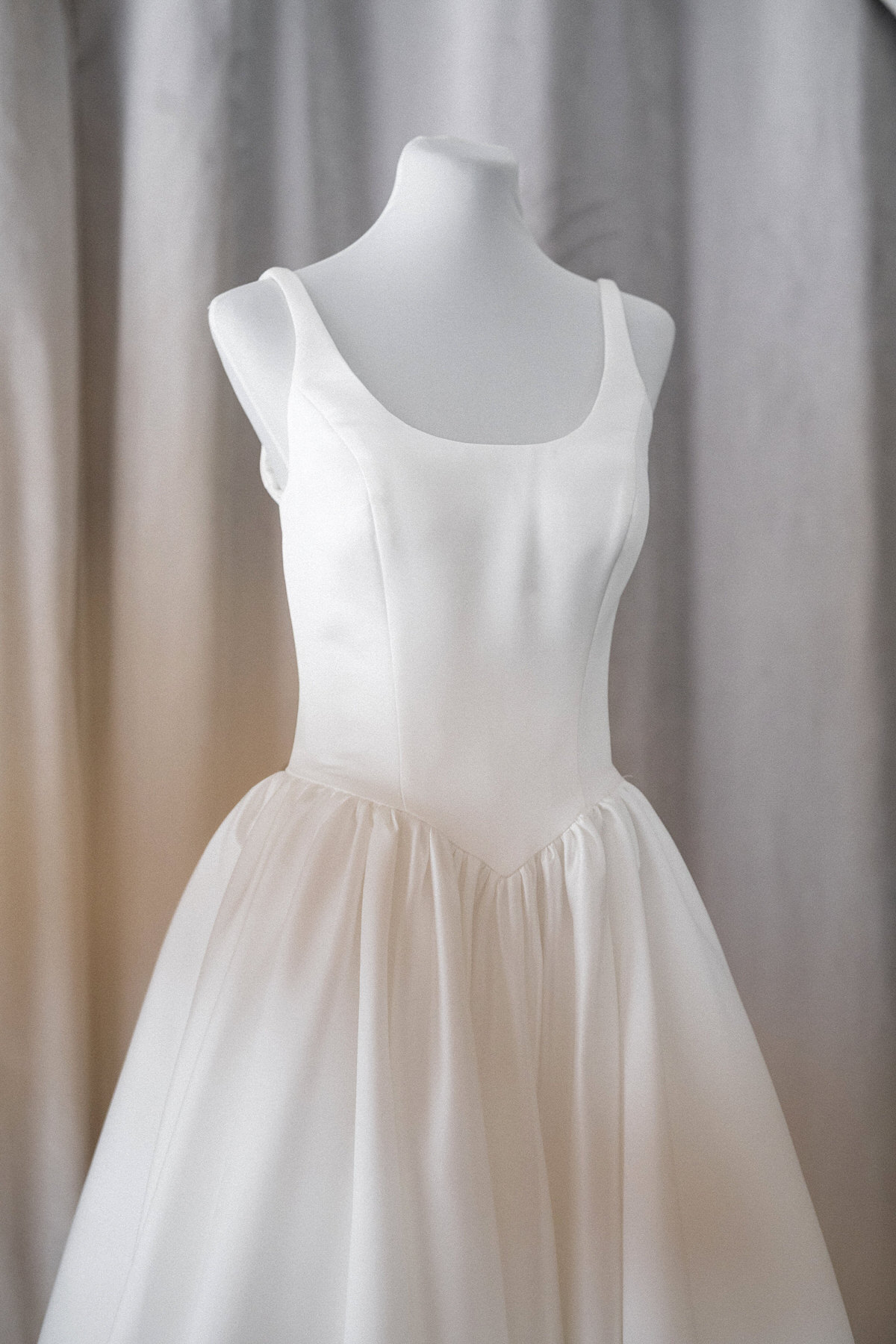 plung neckline lace ballgown rtw wedding gown manila