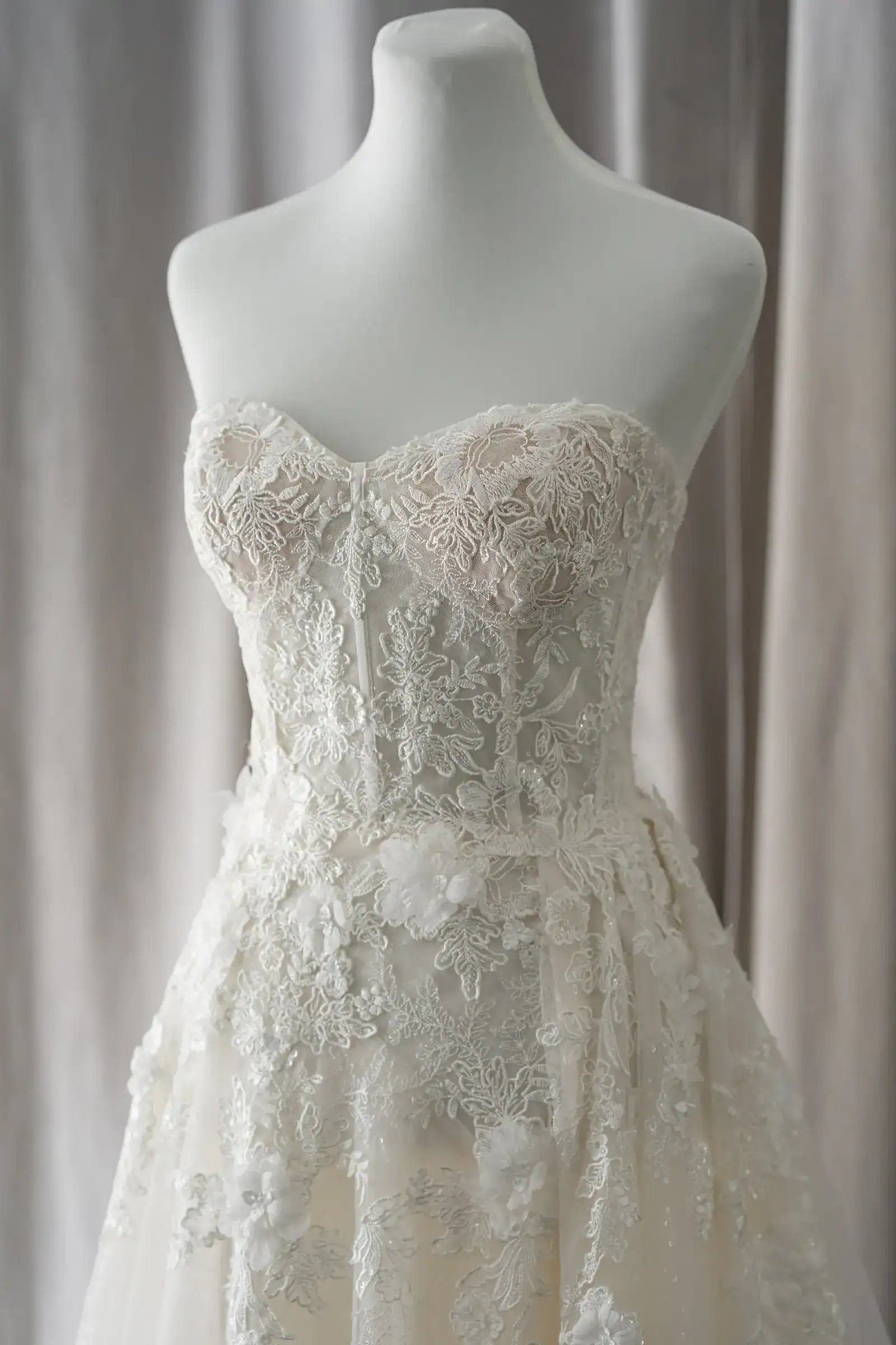 plung neckline lace ballgown rtw wedding gown manila