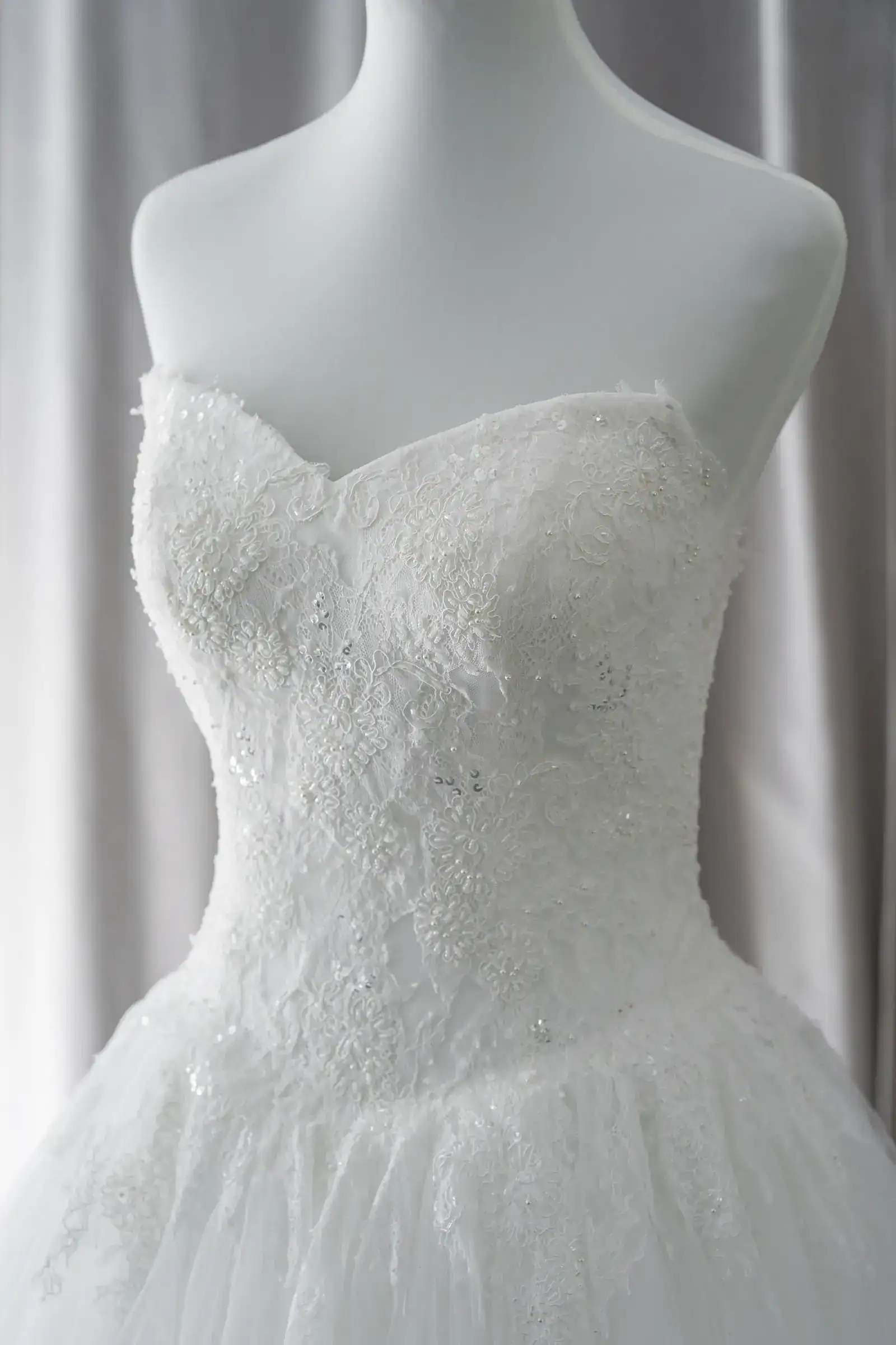 plung neckline lace ballgown rtw wedding gown manila