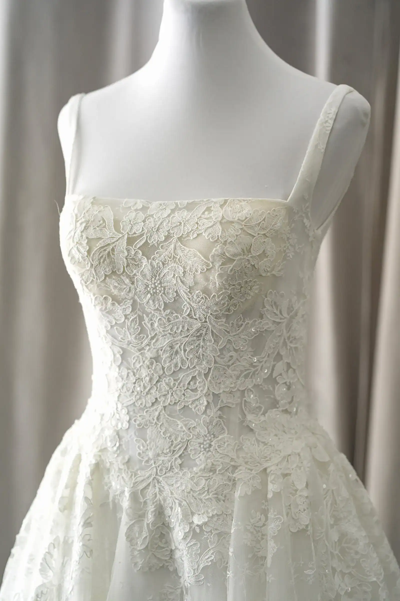 plung neckline lace ballgown rtw wedding gown manila