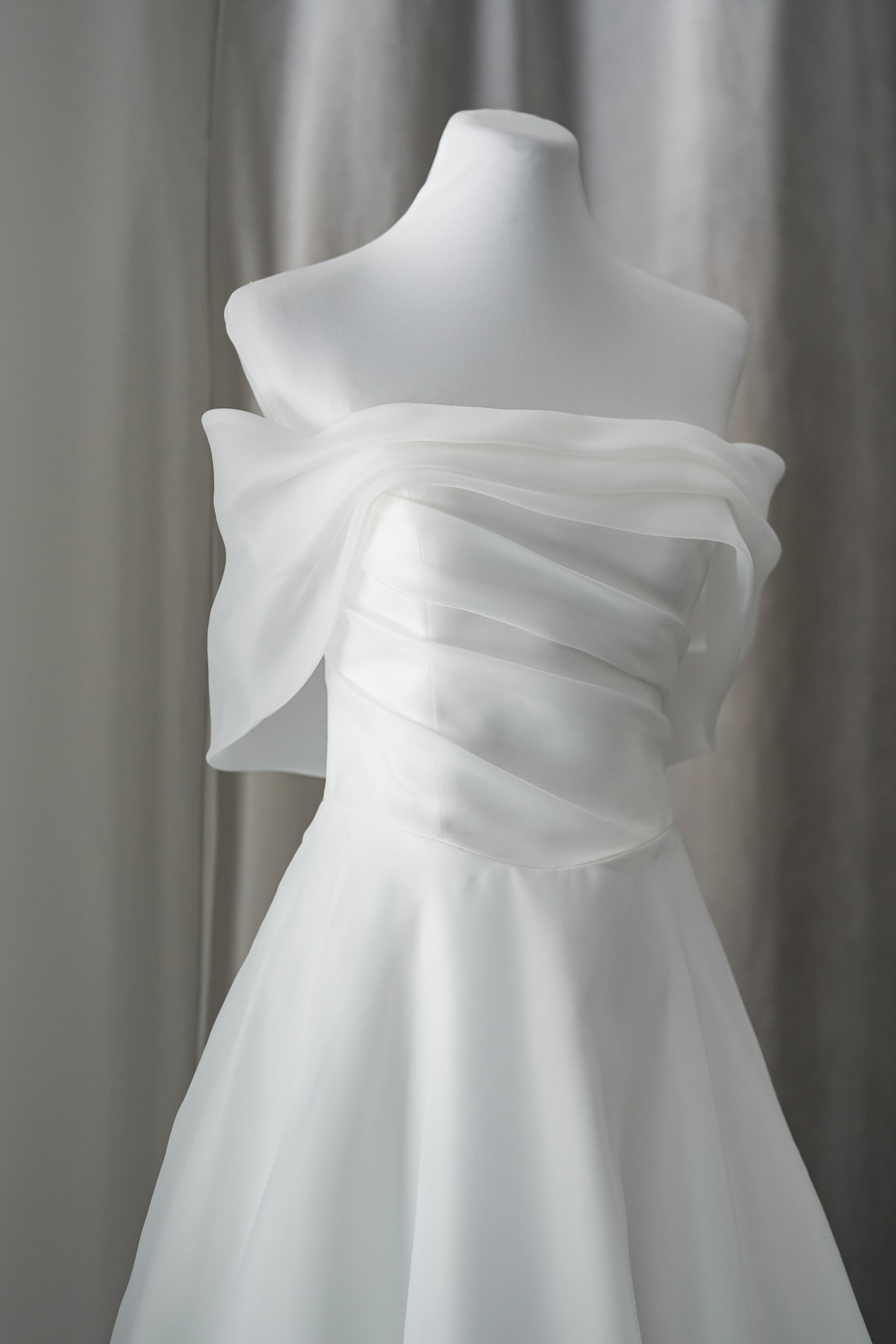 plung neckline lace ballgown rtw wedding gown manila