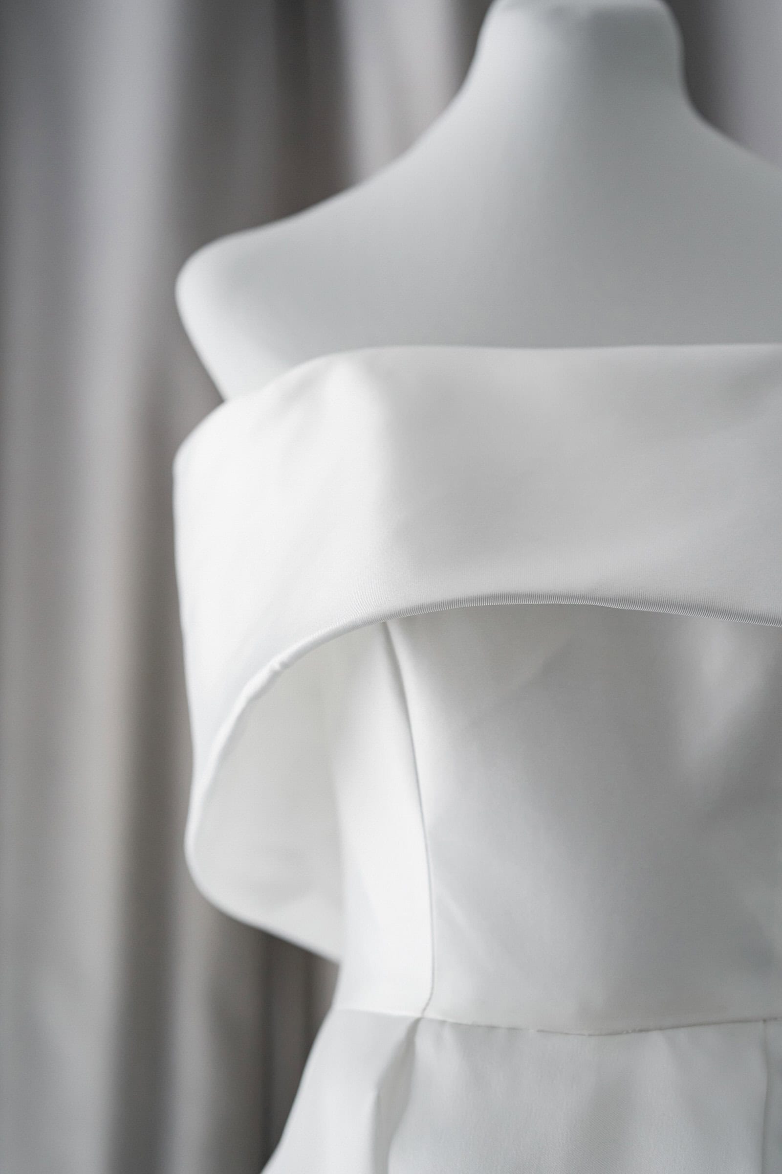 plung neckline lace ballgown rtw wedding gown manila