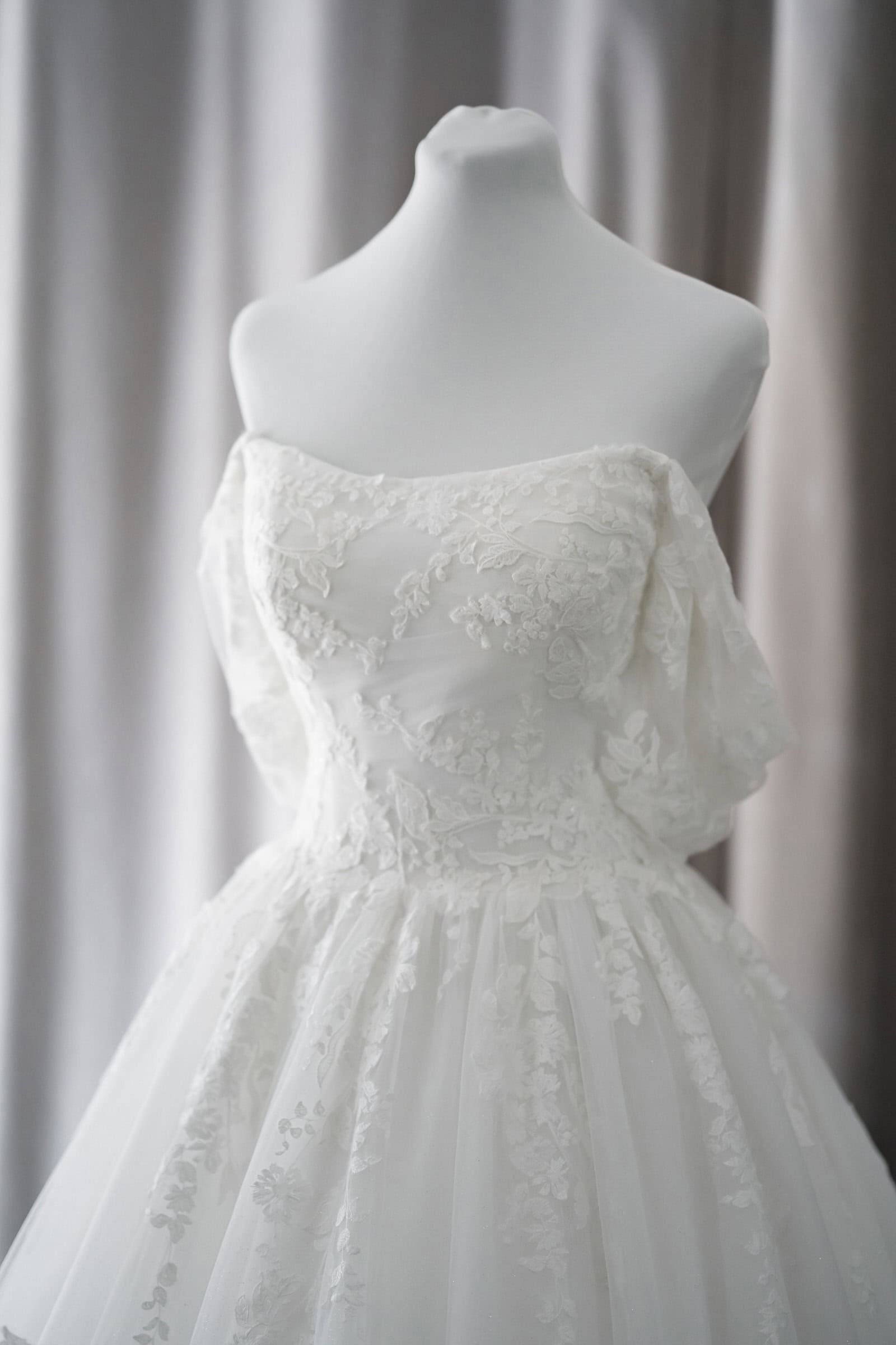 plung neckline lace ballgown rtw wedding gown manila