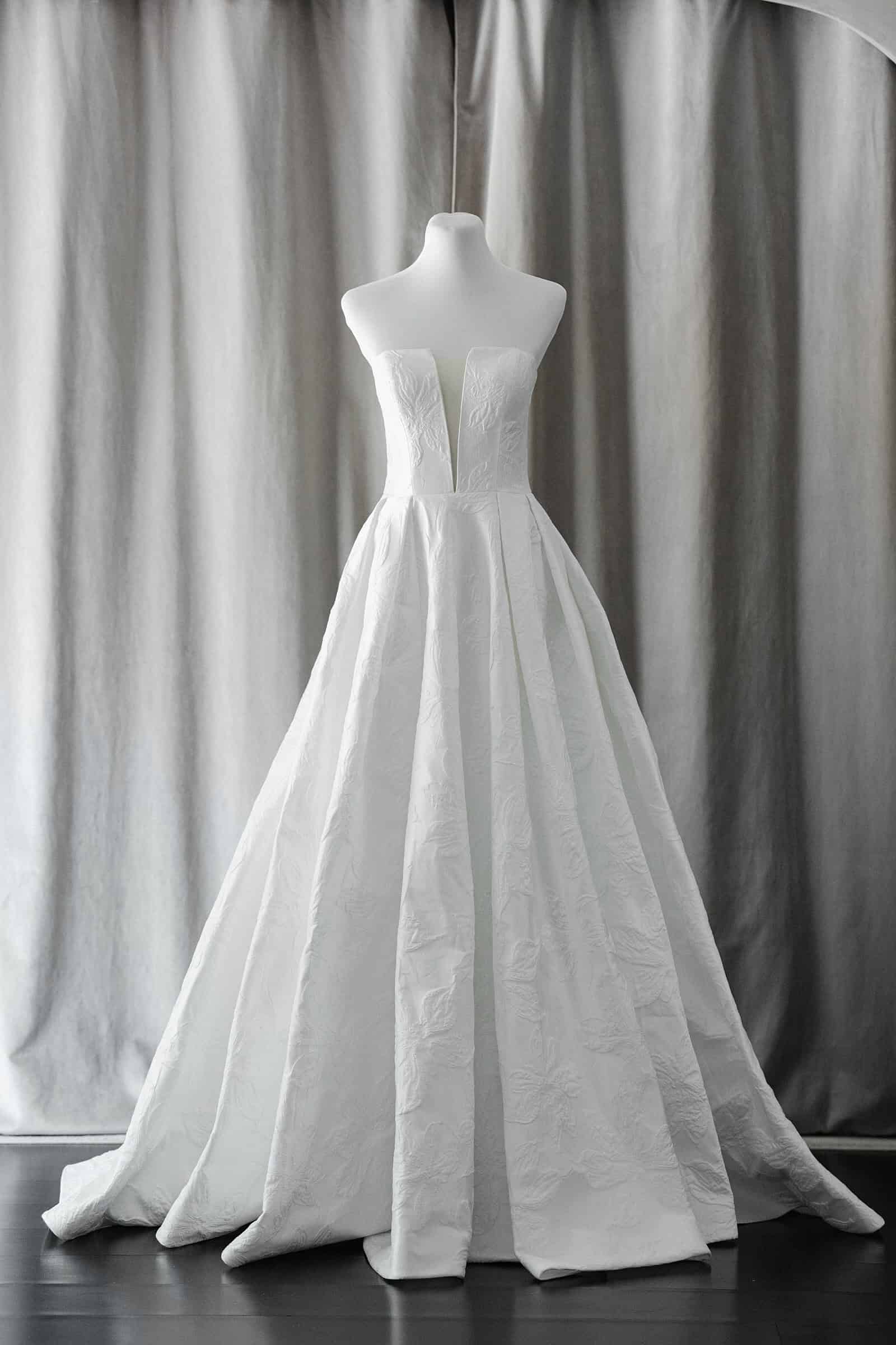 square neckline minimalist organza a-line wedding gown