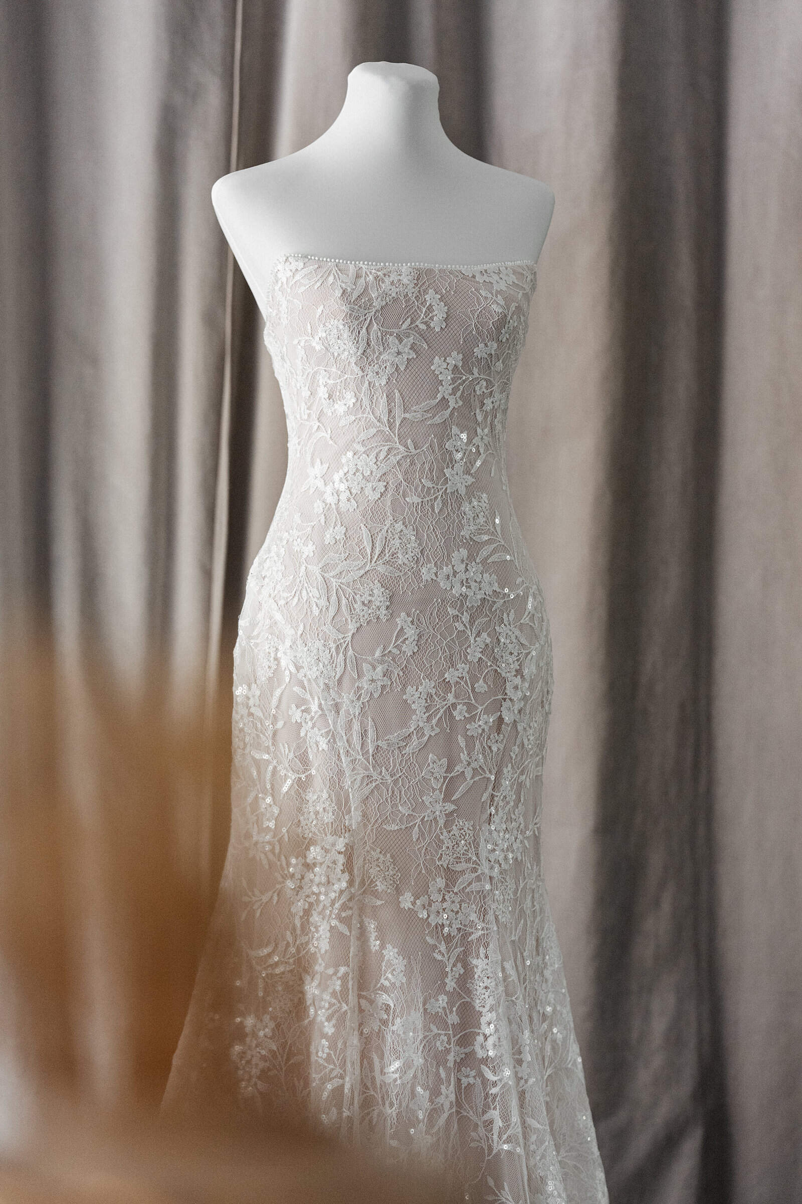 plung neckline lace ballgown rtw wedding gown manila