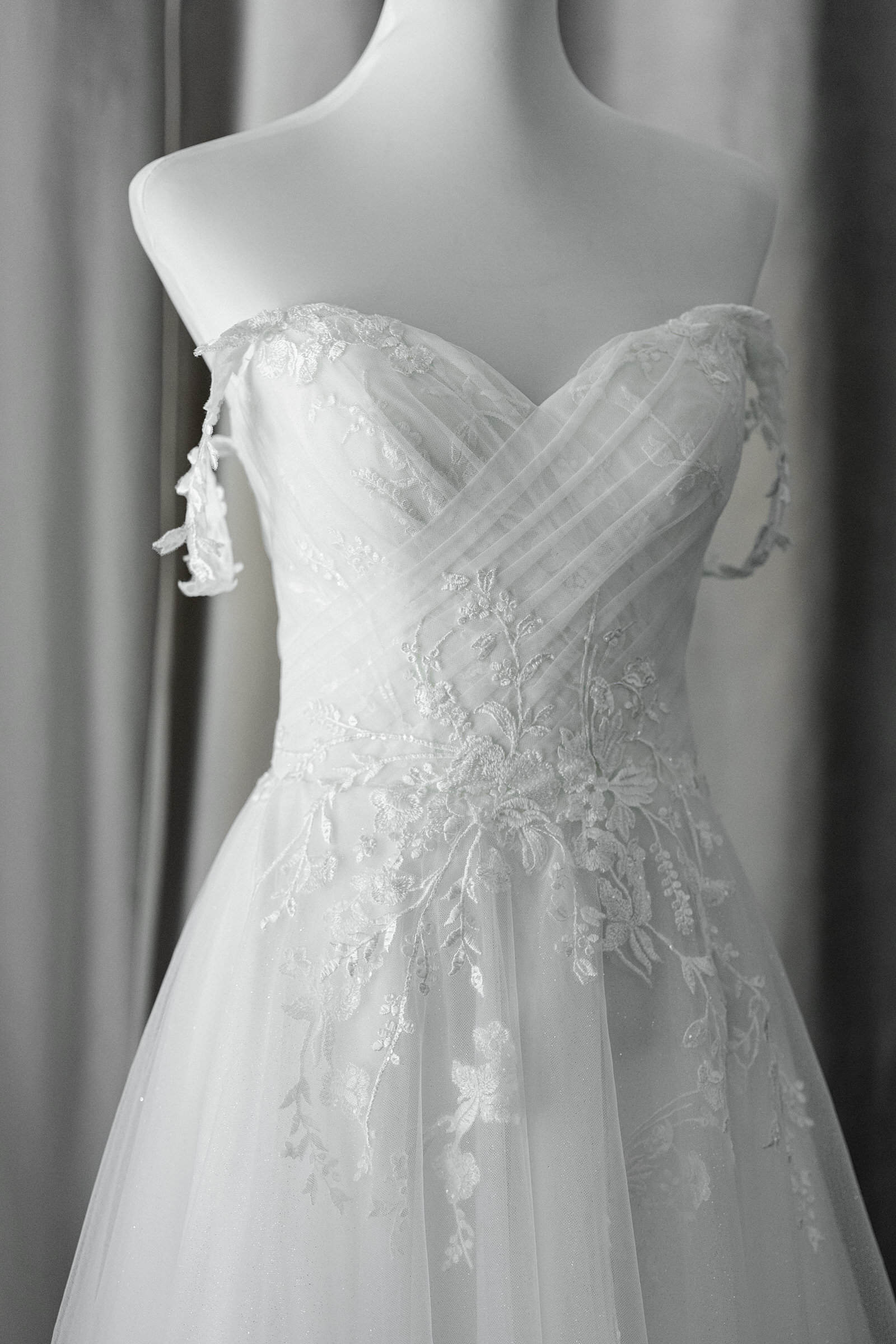 plung neckline lace ballgown rtw wedding gown manila