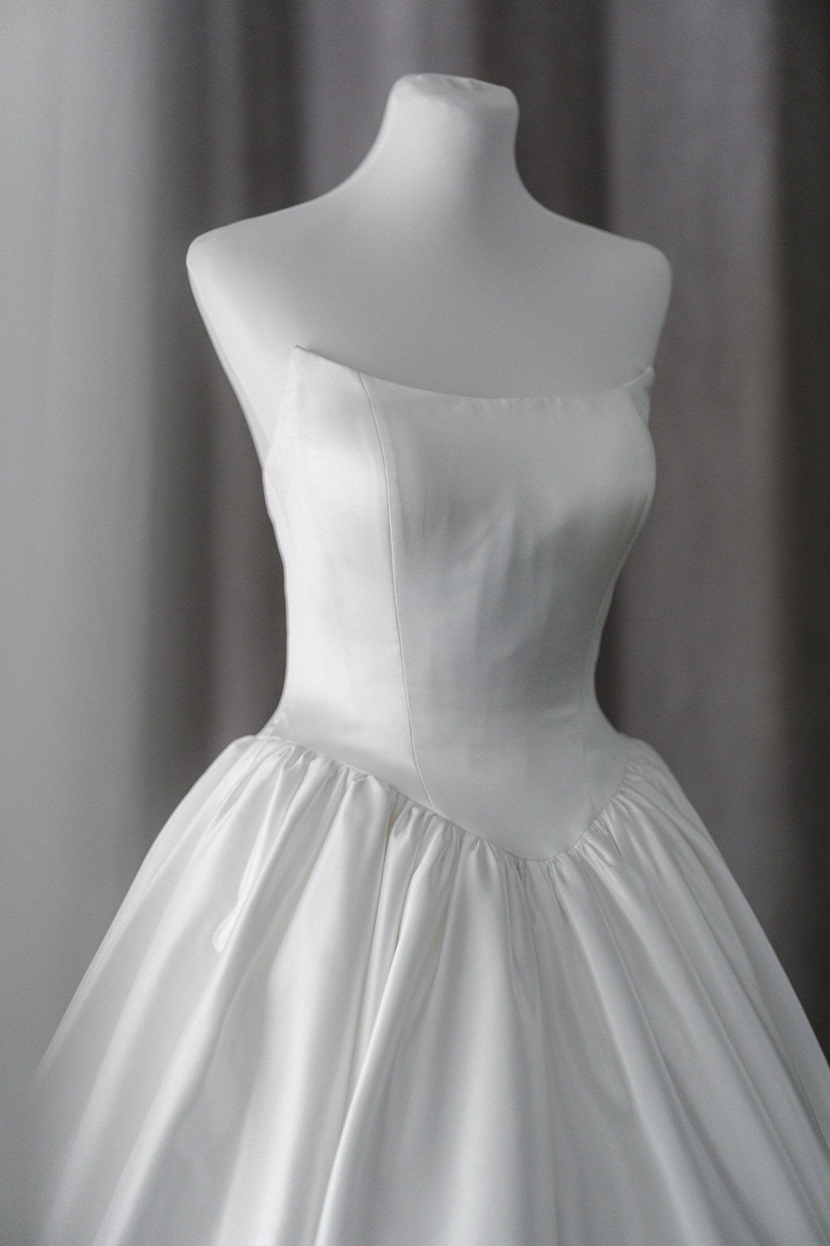 plung neckline lace ballgown rtw wedding gown manila