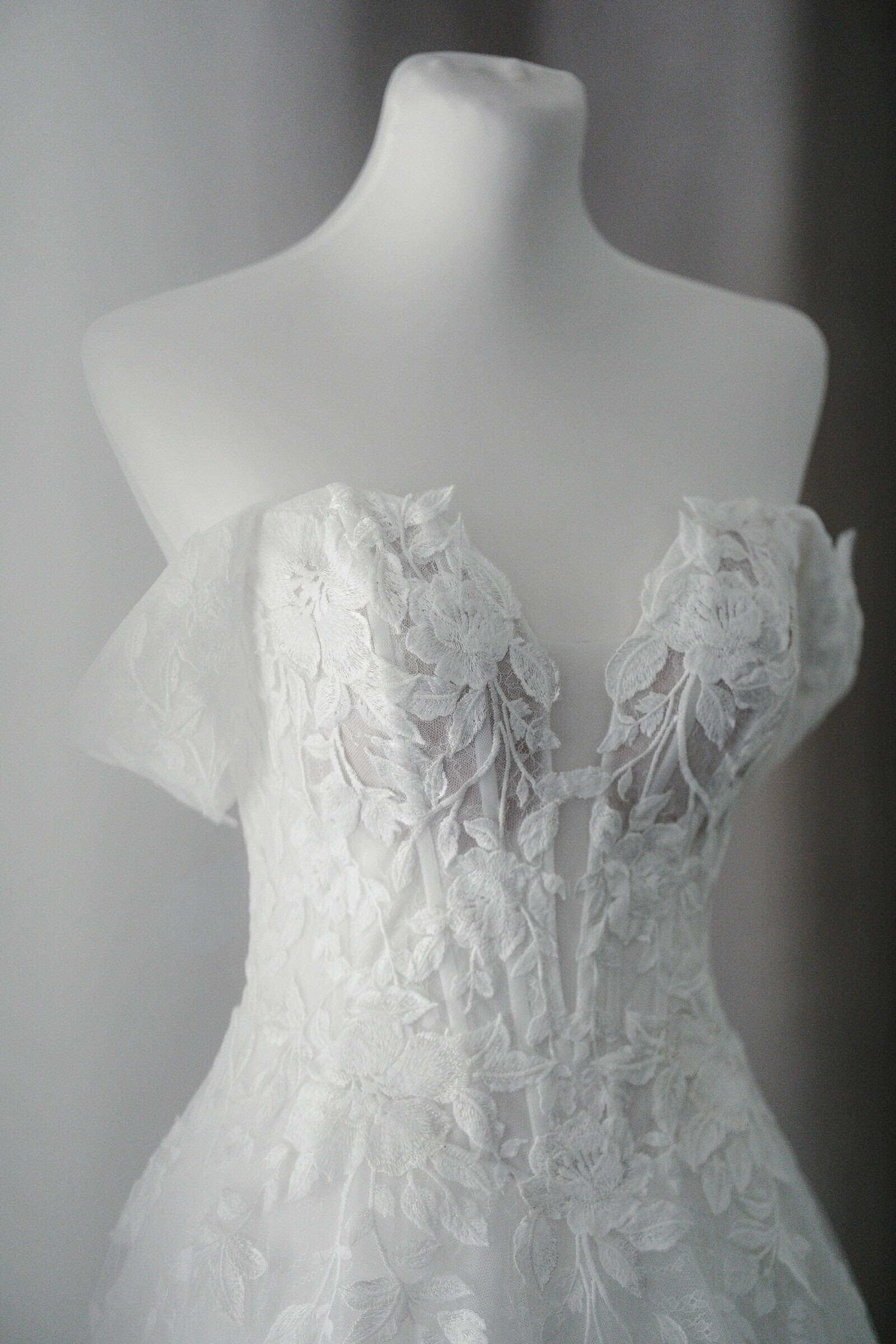 plung neckline lace ballgown rtw wedding gown manila